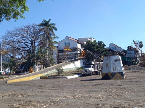  Las lluvias de enero golpearon el ritmo de la zafra en el IEZ, que actualmente registra un desfase en la molienda, de acuerdo con lo programado.