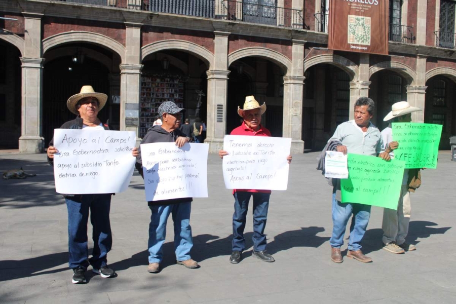 Campesinos se manifestaron en la plaza de armas y exigieron subsidios en las tarifas eléctricas. 