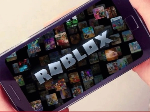 Roblox exigir&aacute; verificaci&oacute;n de edad con escaneo facial para acceder al chat a partir de enero de 2026