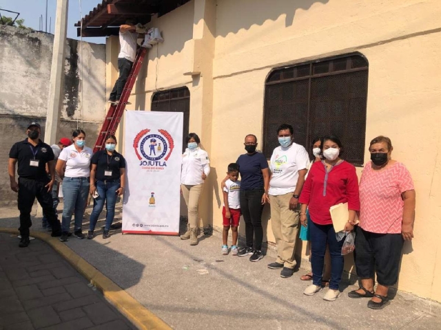 Estos dispositivos que son manejados por los propios vecinos para activarlos en caso de alguna situación que ponga en riesgo su seguridad y puedan tener el apoyo de la policía municipal. 