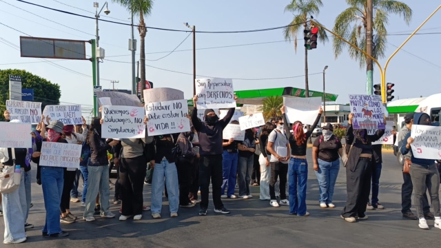 Marchan estudiantes de UAEM en Cuernavaca; exigen mayores condiciones de seguridad