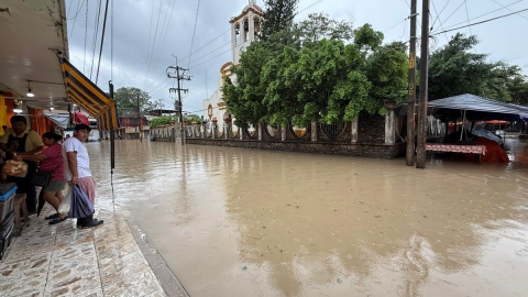 Fuertes lluvias dejan un policía fallecido e inundaciones en Veracruz