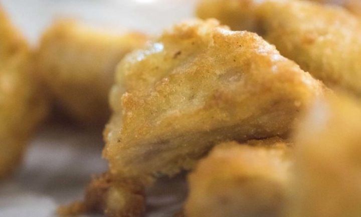 Nuggets ¿de pollo? Profeco revela que marcas agregan pellejos y cuales no tiene carne