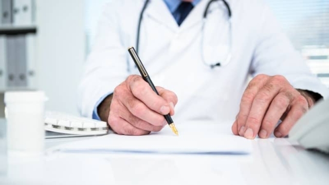 Aprueba que recetas médicas lleven denominación genérica.