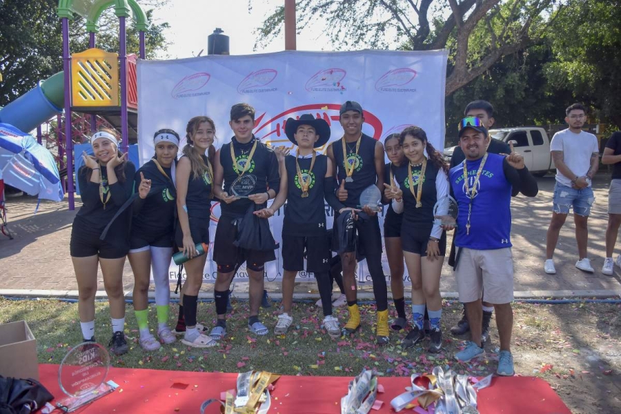 Con el sello de invictos terminaron las dos categorías –U10 y U17– en las finales de Tochito Banderas que se jugaron en el campo Las Granjas.