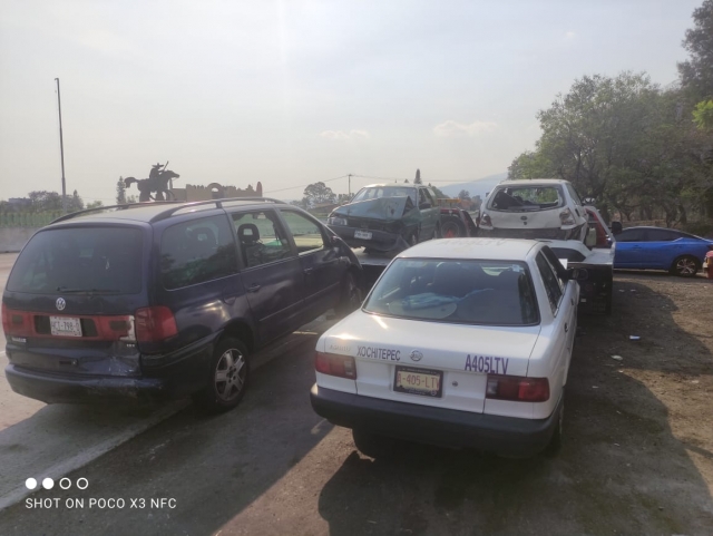 Accidente de tres vehículos en el paso exprés, sin lesionados