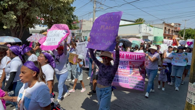 Marchan en Cuautla por el D&iacute;a Internacional de la Mujer