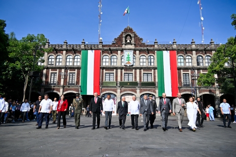 Encabeza Poder Ejecutivo estatal izamiento del lábaro patrio por el 215 aniversario del inicio de la Independencia de México