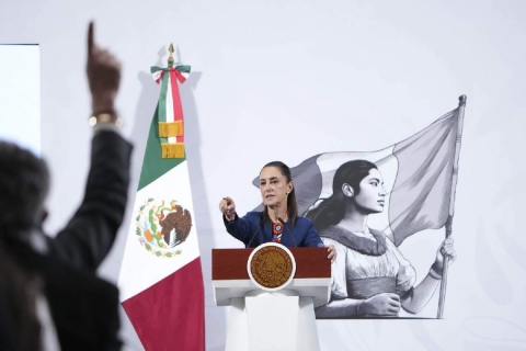 La presidenta de M&eacute;xico afirm&oacute; que los insultos no la debilitan, pues cuenta con el respaldo del pueblo mexicano. 