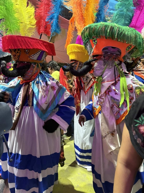 En este fin de semana, Yautepec celebra su Carnaval 2026, con el tradicional colorido y ritmo del brinco del Chinelo.  