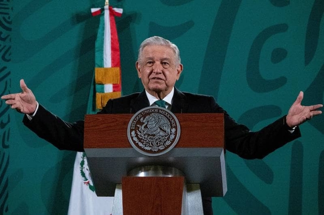 AMLO renegociará contratos carreteros.