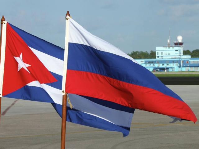 Rusia suspende vuelos a Cuba y repatria a sus turistas