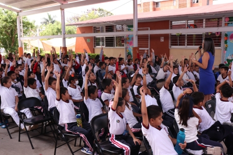 Suma esfuerzos Sicapez con la comunidad escolar de Tezoyuca, en favor del agua y la solidaridad