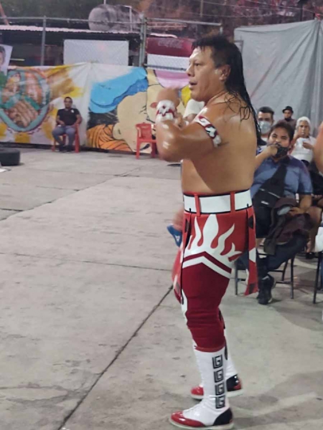 Último Guerrero, junto a Corcel Maldito y Catástrofe, se impuso a Magia Blanca, Lobo Xtream y Oso.