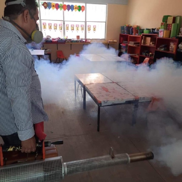 Las nebulizaciones se realizaron con el objetivo de prevenir en las escuelas la presencia del mosco transmisor del dengue.
