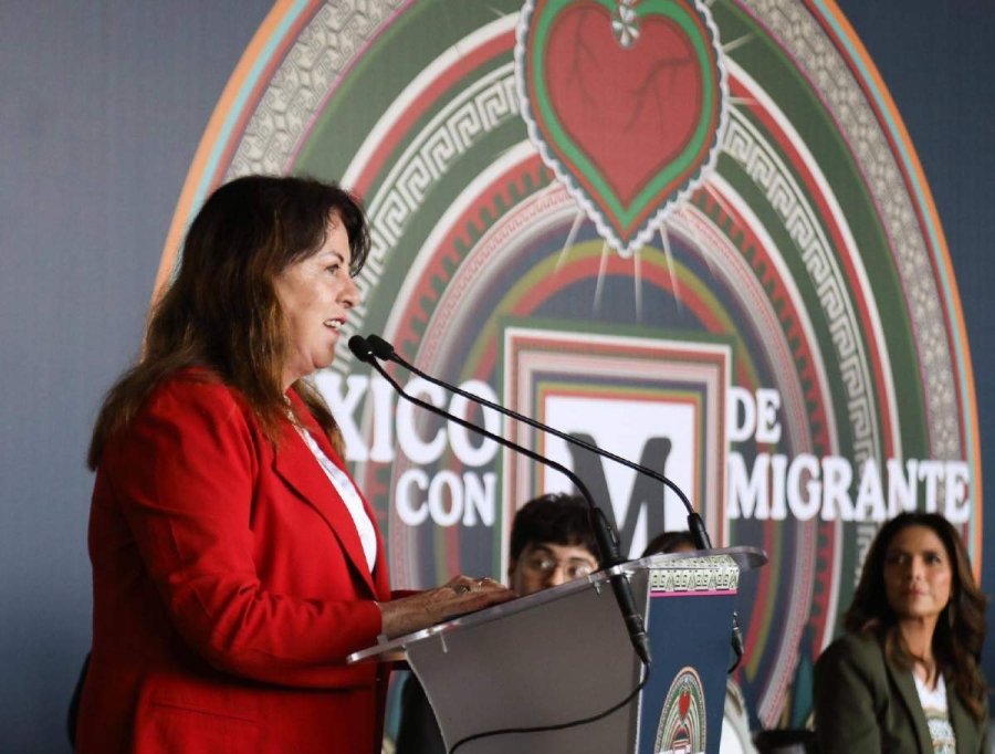 La gobernadora agradeció al gobierno federal por el reconocimiento a los migrantes mexicanos con el billete conmemorativo de la Lotería Nacional.  