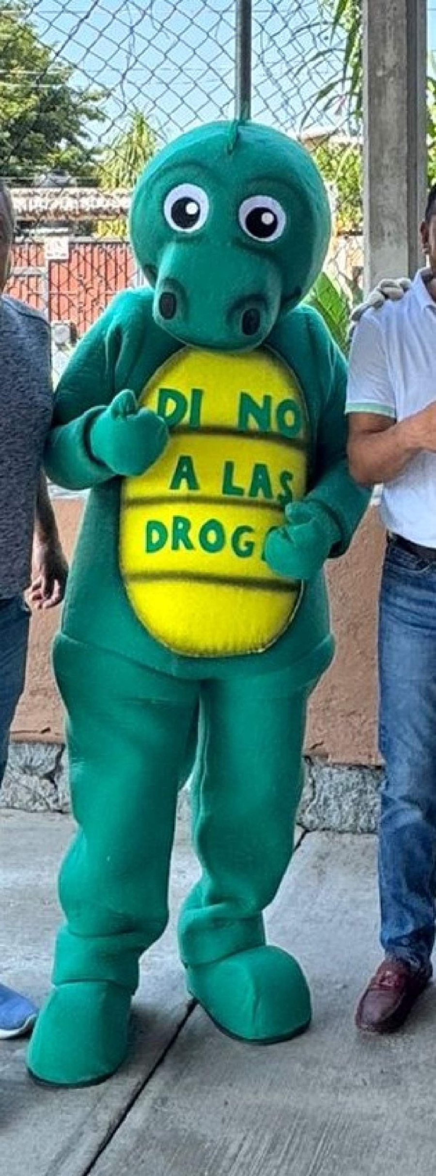 La falta de atención a los niños dentro de las familias y otros factores los llevan a consumir drogas o alcohol, por lo que se recomienda hablar con ellos para prevenir.