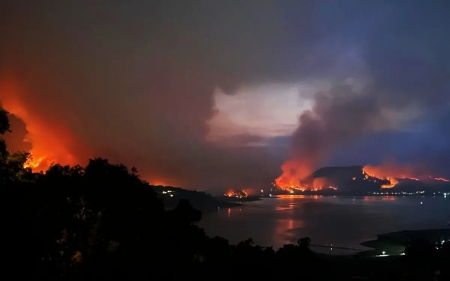Incendio en Valle de Bravo continua pendiente de combate
