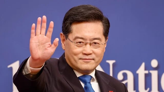 China destituye al ministro de Exteriores tras un mes de ausencia