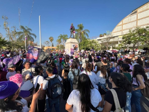 Con marcha en Cuautla exigen justicia por feminicidios