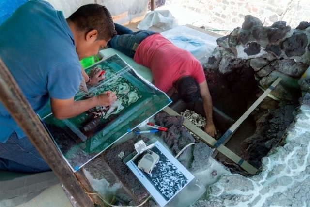 Proyecto Templo Mayor: Descubren cofre de piedra con esculturas en CDMX