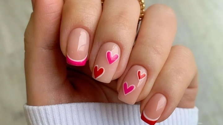 Uñas cortas, gran impacto: Diseños deslumbrantes para San Valentín