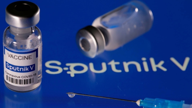 Rusia acude a China para agilizar la producción de Sputnik.