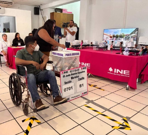 El INE Morelos mostró un ejemplo de la votación en una casilla con características de accesibilidad. 