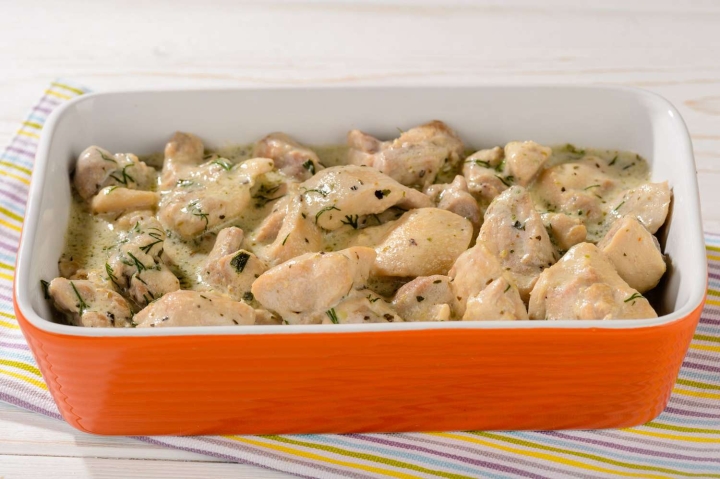 Pollo en salsa de queso: una receta sencilla y deliciosa para sorprender