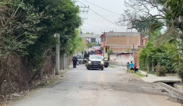 Acribillan a tres jóvenes en Tlaquiltenango