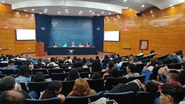 Llevan a cabo foro &#039;Diálogos de la revolución de la mujer&#039; en la UAEM