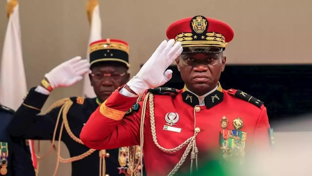 Jefe militar asume presidencia de Gabón a días del golpe de Estado