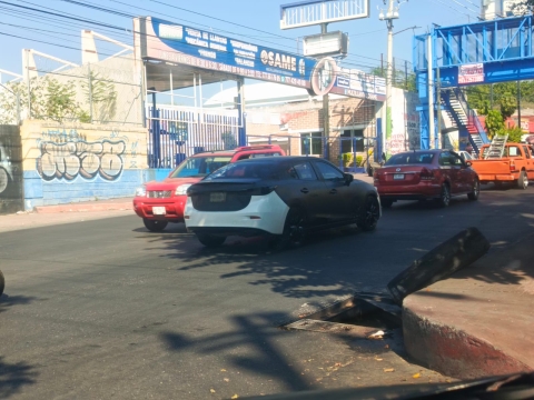 #AlertaVial Coladera sin tapa en avenida Morelos, frente a la iglesia de Chipitlán