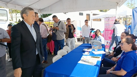 Realizan programa 'Cuernavaca en tu colonia' en explanada del palacio de Cort&eacute;s