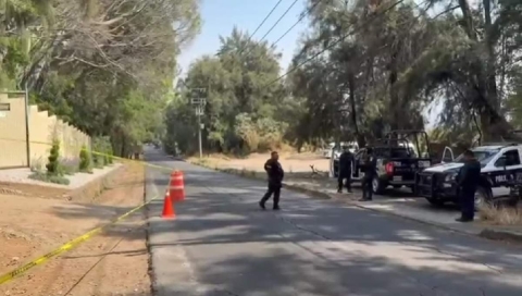   El hombre fue encontrado con vida en el lugar del ataque, pero no sobrevivi&oacute; a las heridas que le provocaron.