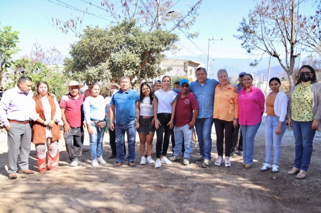 Alcalde de Jiutepec entrega obras de infraestructura social en cuatro colonias