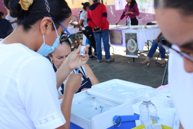 La vacunación con las marcas disponibles en el mercado es voluntaria. 