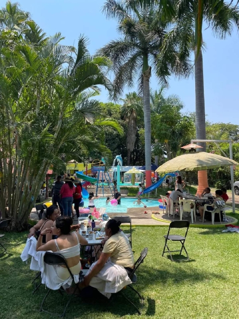  Visitantes de diversos municipios aprovecharon los días de asueto para refrescarse en el poniente.