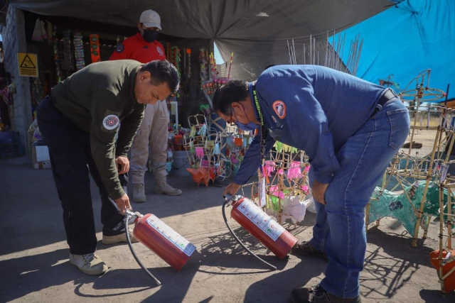 Se verificó el cumplimiento de medidas de seguridad en la venta de artificios pirotécnicos. 