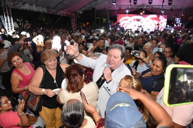 El “Coque” Muñiz interactuó con las asistentes.