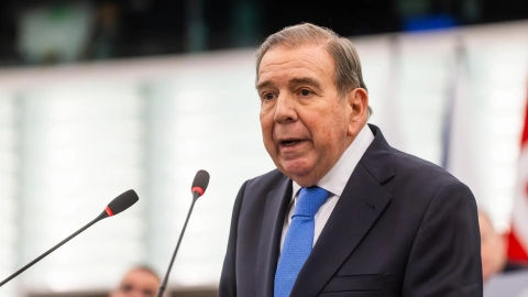 Opositor venezolano Edmundo González es hospitalizado por baja presión arterial