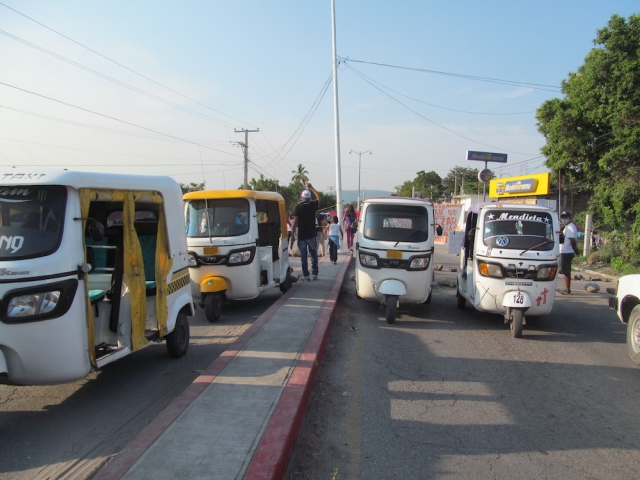 Prohíben mototaxis en Zacatepec