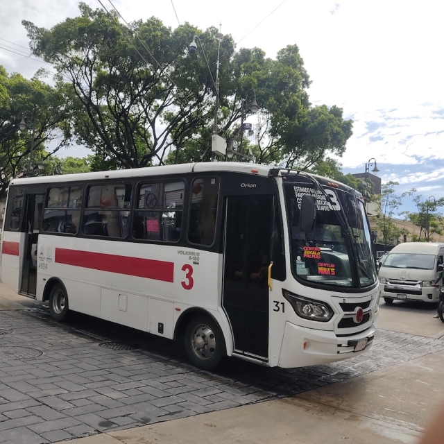 “Diario suben personas sin cubrebocas”