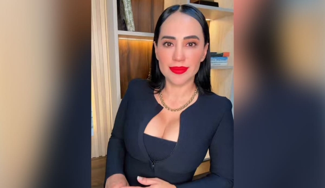 Sandra Cuevas acusa traici&oacute;n de Monreal tras fracaso de reforma electoral