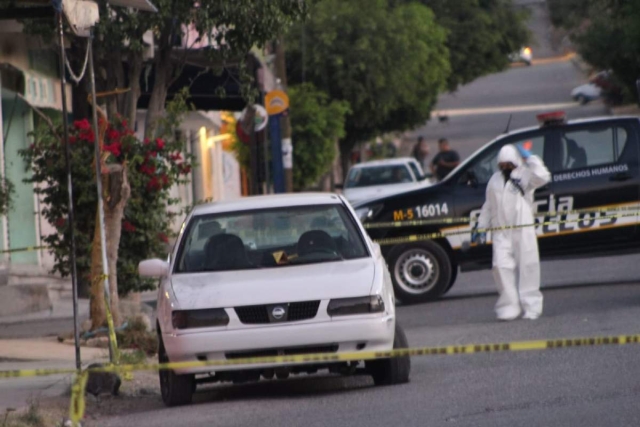 El auto de la víctima fue llevado a un corralón.