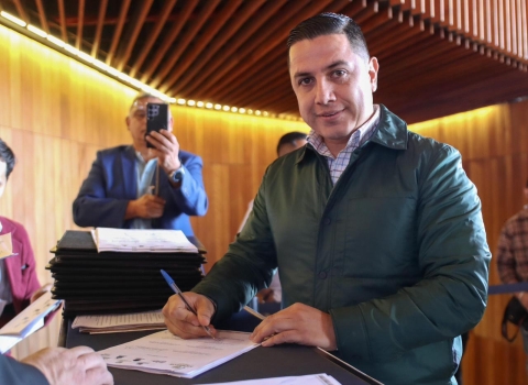 Jiutepec refuerza lucha contra la corrupci&oacute;n: reorganiza reglamento y nombra nuevo contralor