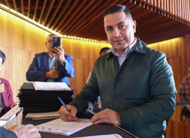 Jiutepec refuerza lucha contra la corrupci&oacute;n: reorganiza reglamento y nombra nuevo contralor