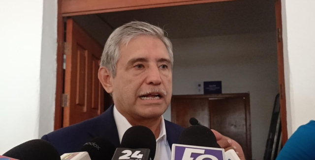 Se ha instruido el cierre de negocios que no respeten horarios de operación: Urióstegui