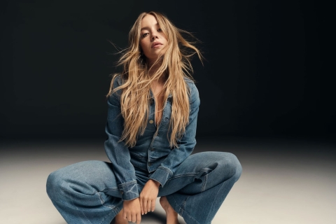 Sydney Sweeney enfrenta cancelación por campaña de American Eagle acusada de promover eugenesia