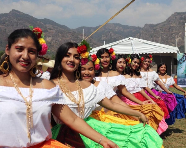 Más de 10 estados participan en el segundo día del “encuentro nacional de productores de agave”